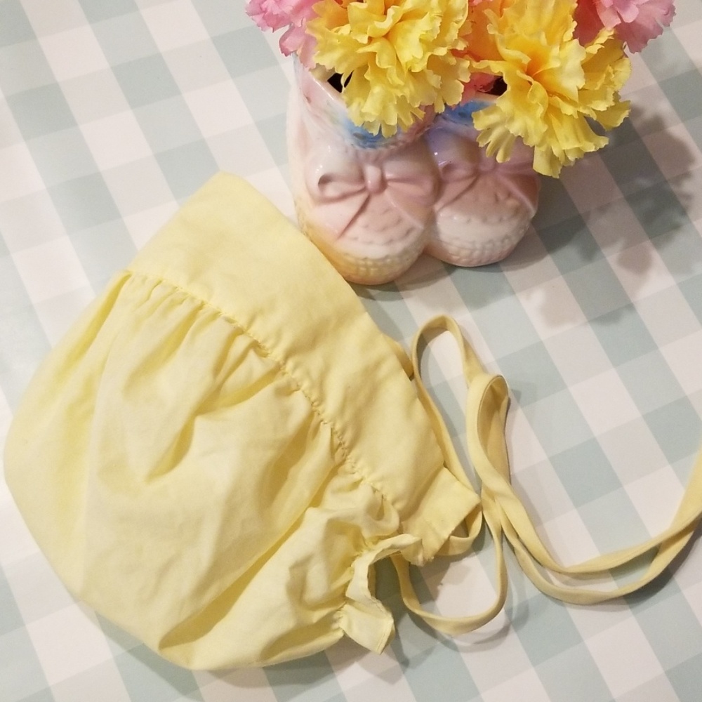Vintage baby bonnet EUC